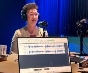 Beperkt vasthouden aan je moedertaal je kansen in de maatschappij?